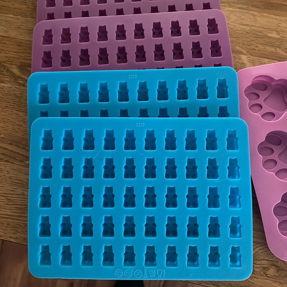 Bundle of Colorful Silicone Molds - Picture 2 of 5